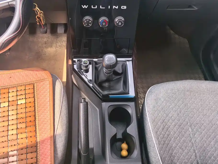Wuling Motors Wuling Hongguang PLUS 2023 2020 1.5L Manual Comfort 7-seater