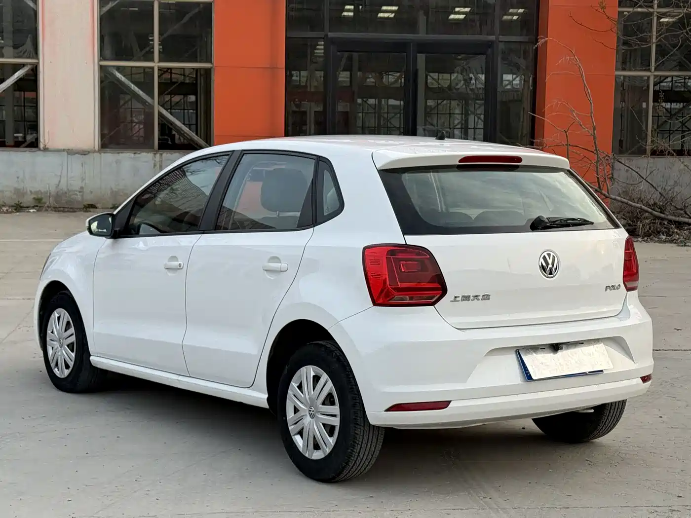 VOLKSWAGEN POLO