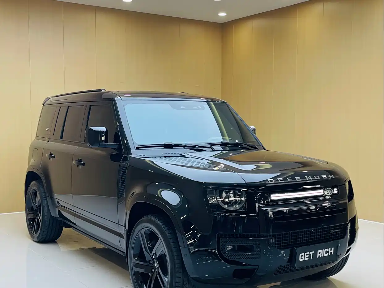 Land Rover Defender 2023 Model 110 3.0T P400 X-DYNAMIC HSE фото 3