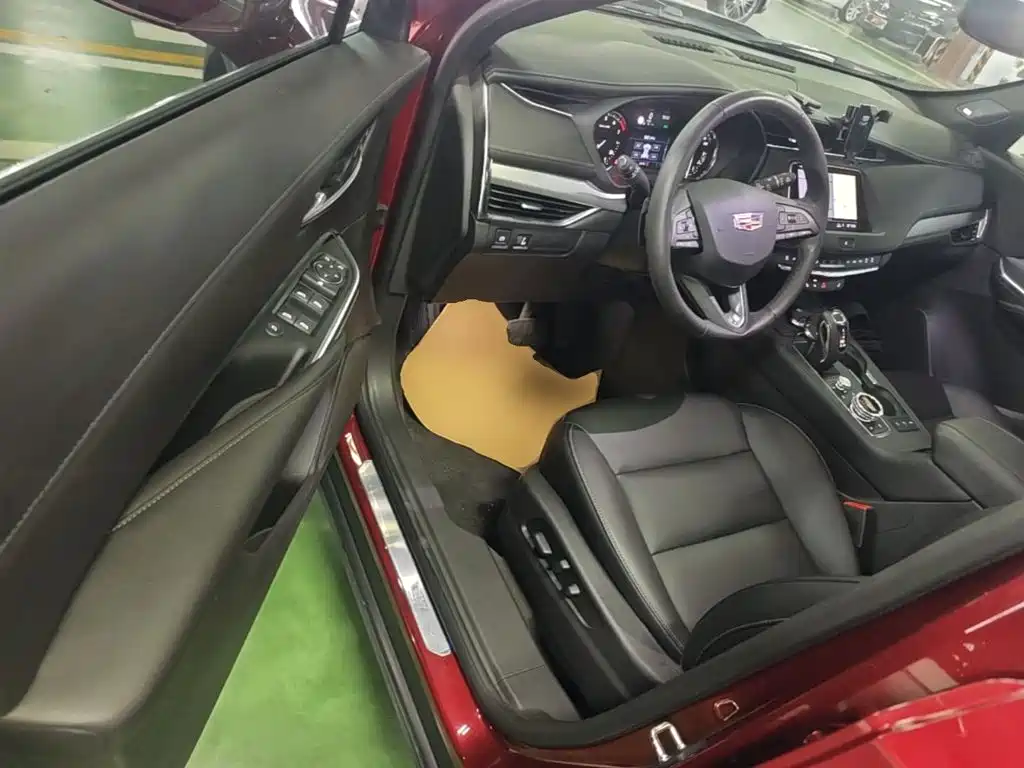 Cadillac XT4 2019 2018 28T FWD Leading Edition