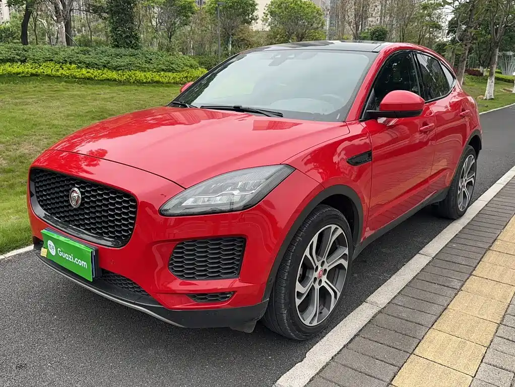 Фото 2 - Jaguar E-PACE