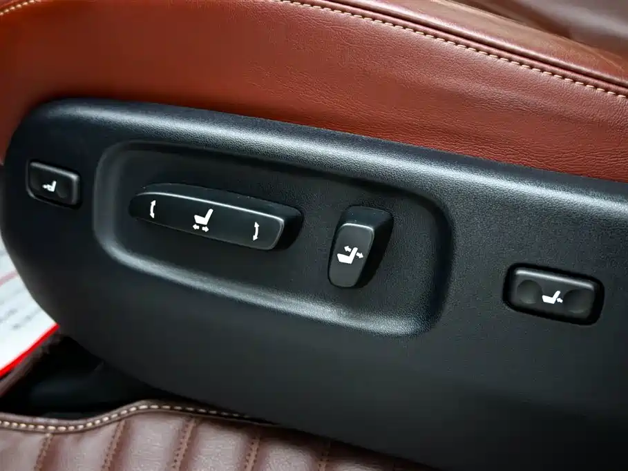 Lexus LX 2017 570 Prestige Luxury фото 25