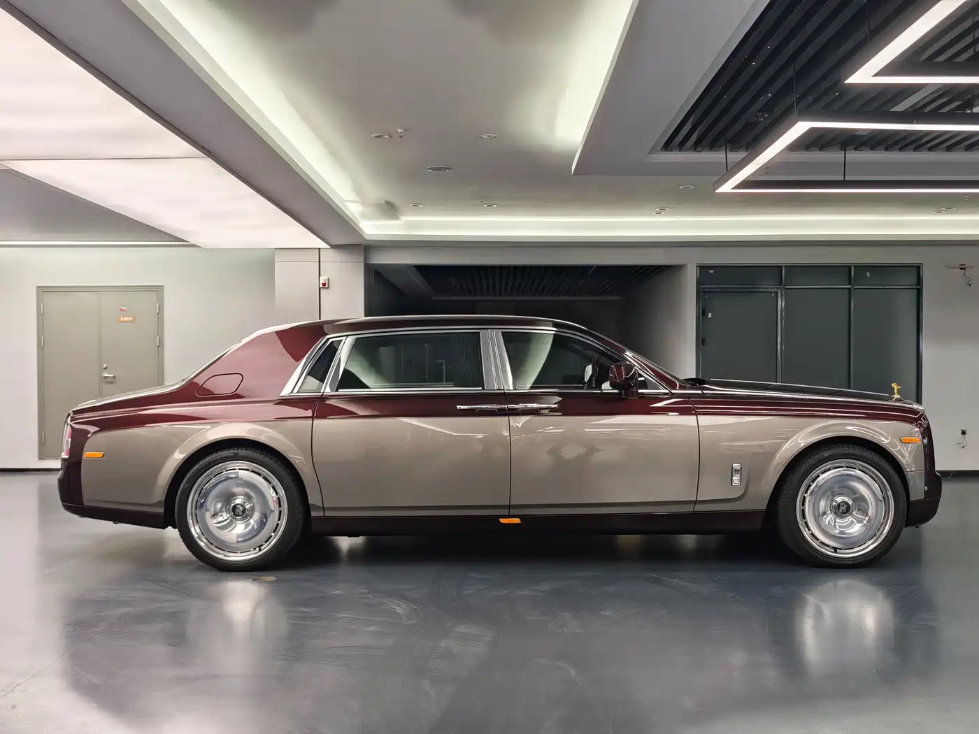 Фото 4 - Rolls-Royce Phantom