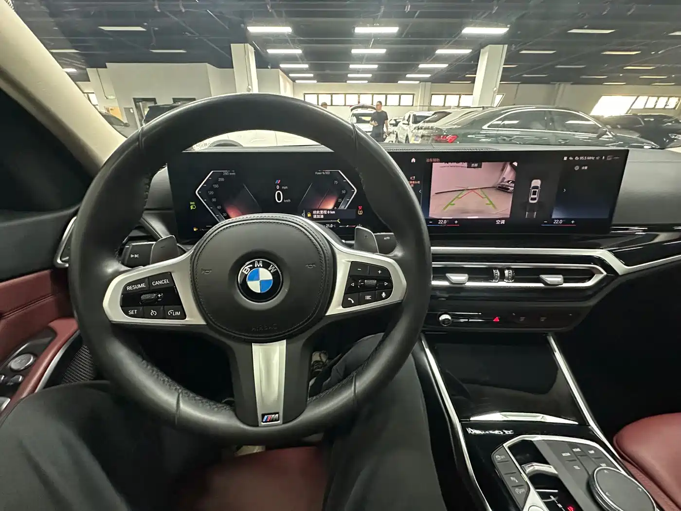 BMW 3 Series 2023 320Li M Sport Package фото 18