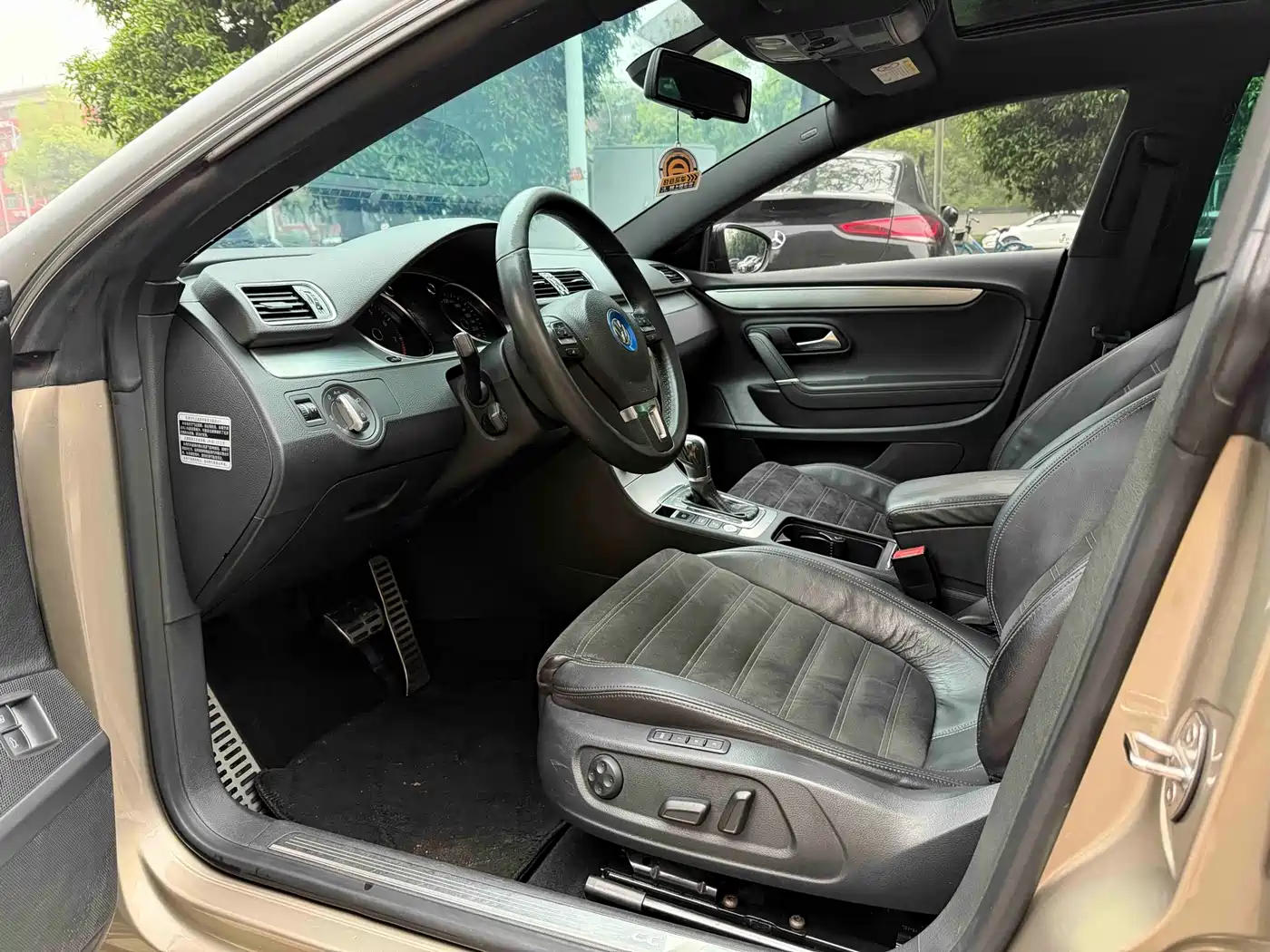 Volkswagen FAW-Volkswagen CC 2016 Model 2.0TSI Luxury фото 8