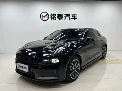 Lynk & Co 03