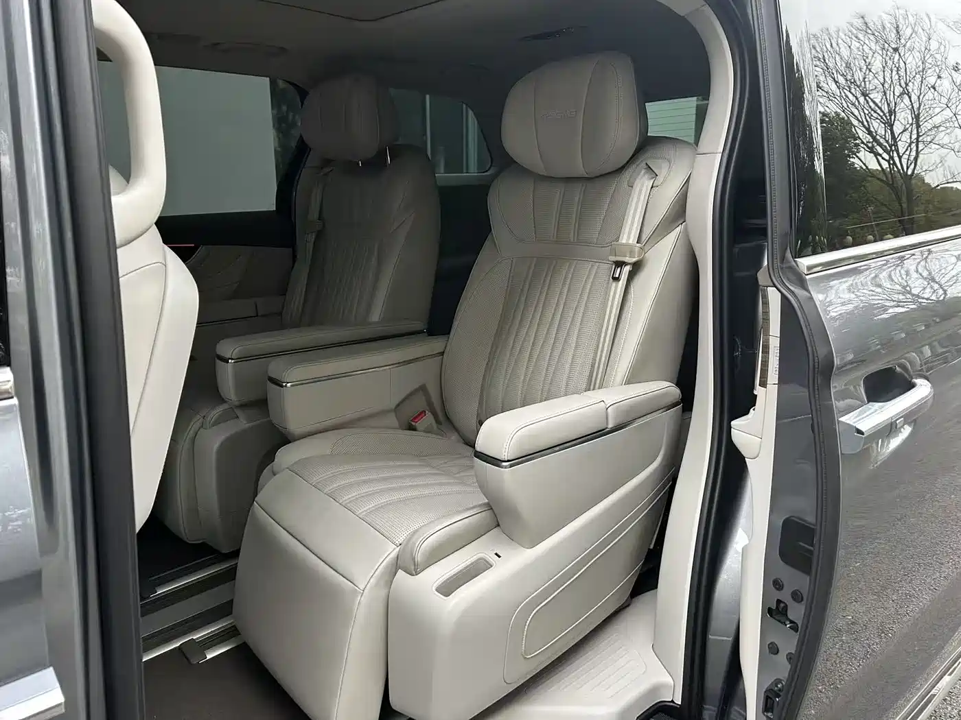 Roewe iMAX8 2025 2023 400TGI Luxury Edition