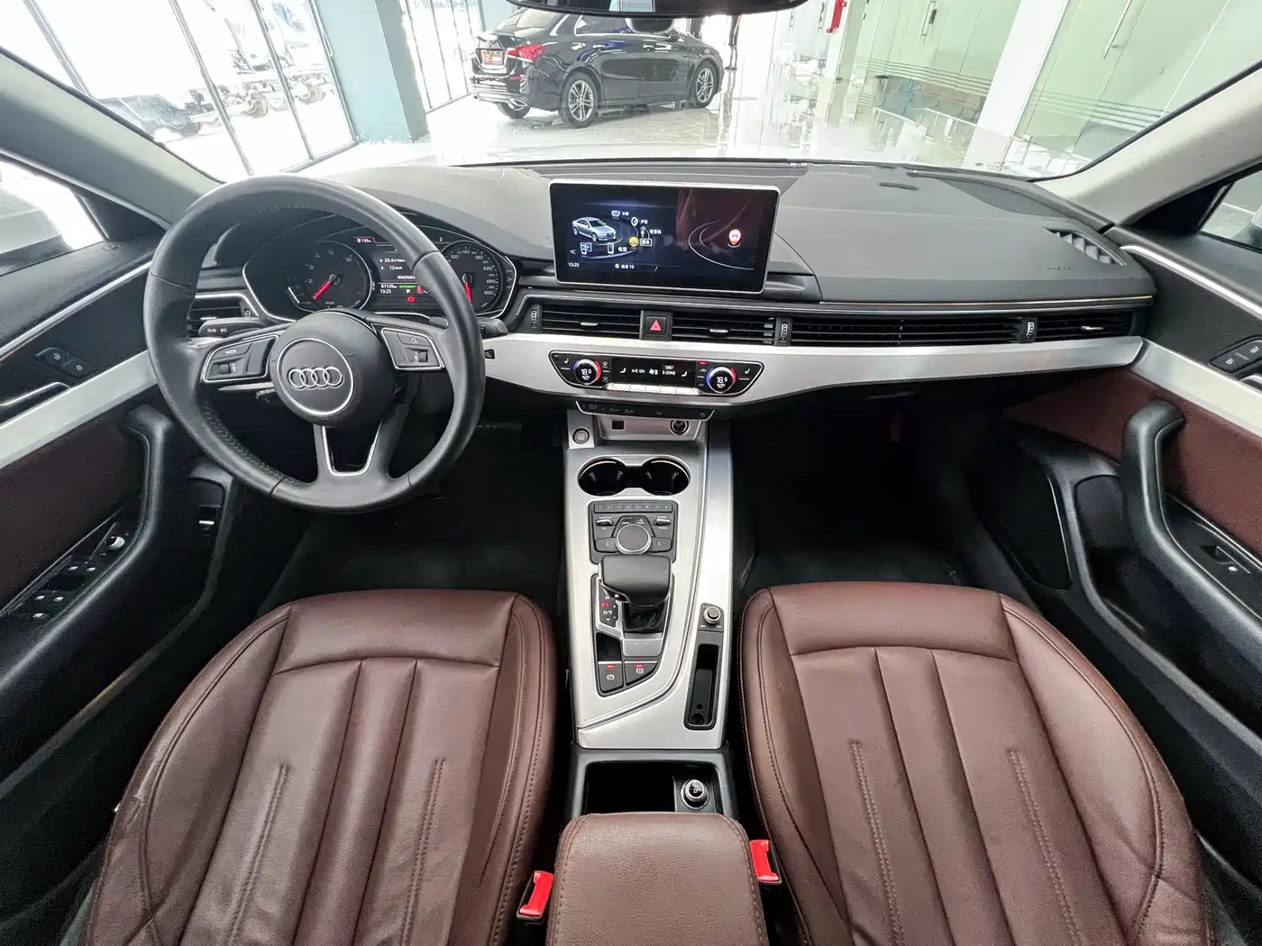 Фото 16 - Audi A4L