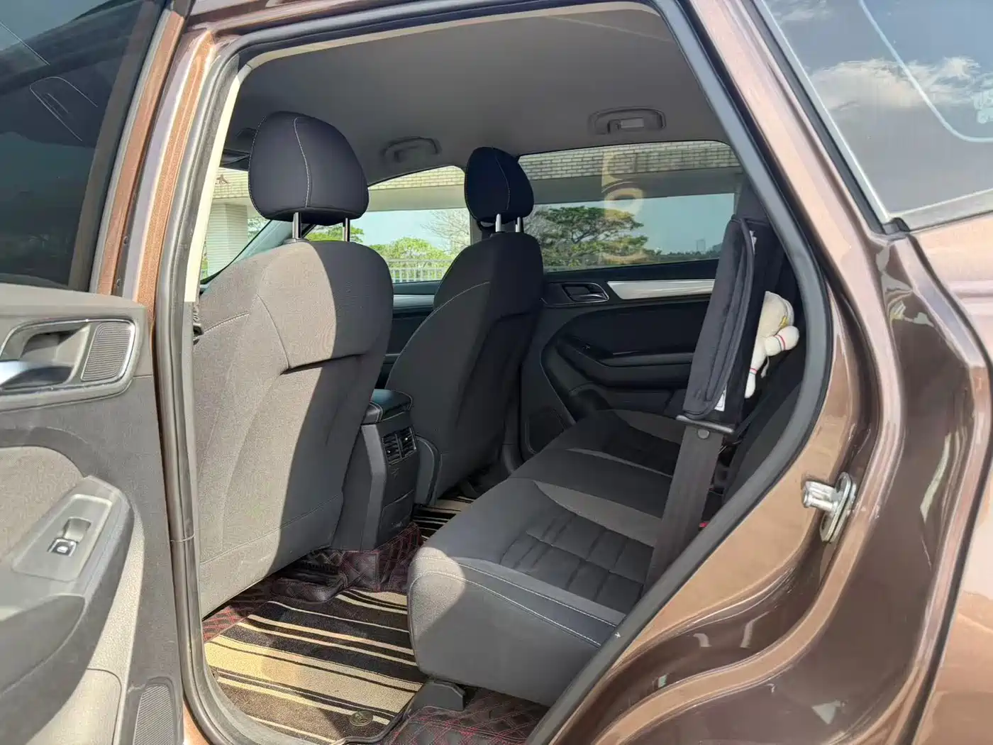 Фото 8 - Roewe RX5