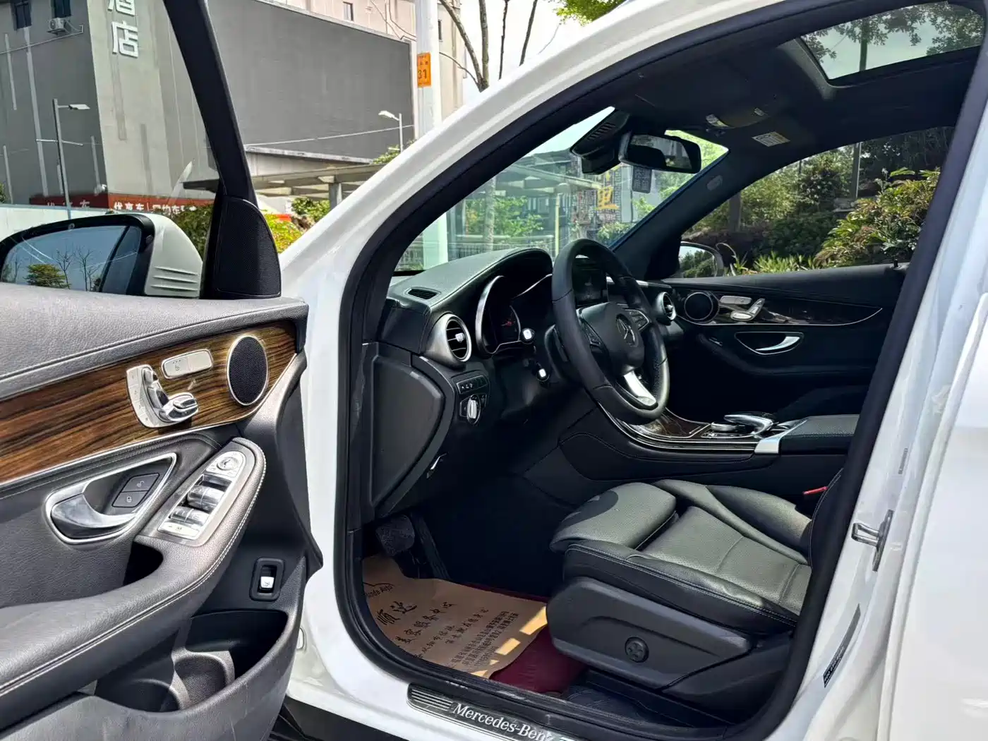 Mercedes-Benz GLC 2019 GLC 260 4MATIC Luxury фото 4