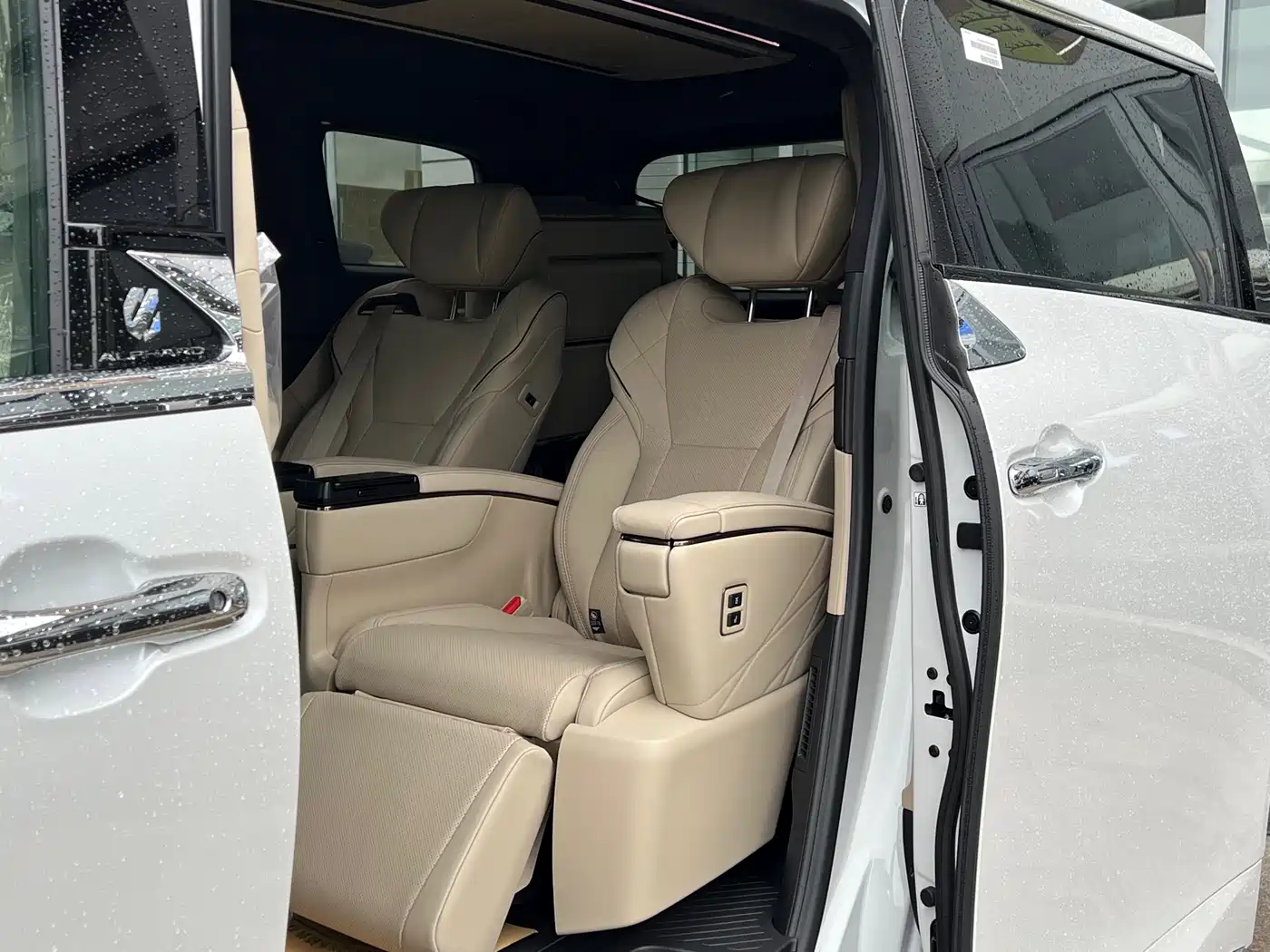 Toyota Alphard 2024 Hybrid 2.5L Prestige Edition фото 21