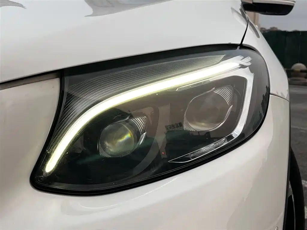 Mercedes-Benz GLC 2018 GLC 300 4MATIC Dynamic фото 5