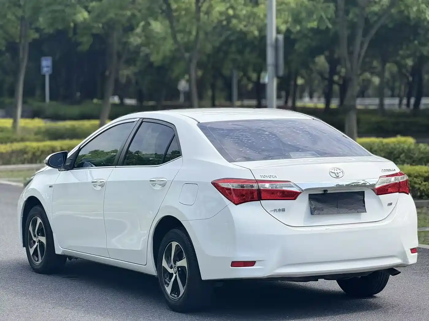 Toyota Corolla 2017 Facelift 1.6L S-CVT GL фото 7