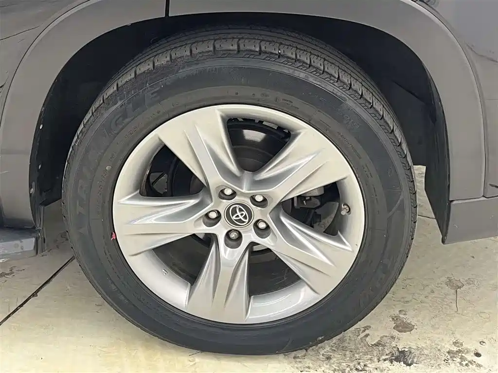 Toyota Highlander 2017 2.0T 4WD Premium 7-Seater фото 8