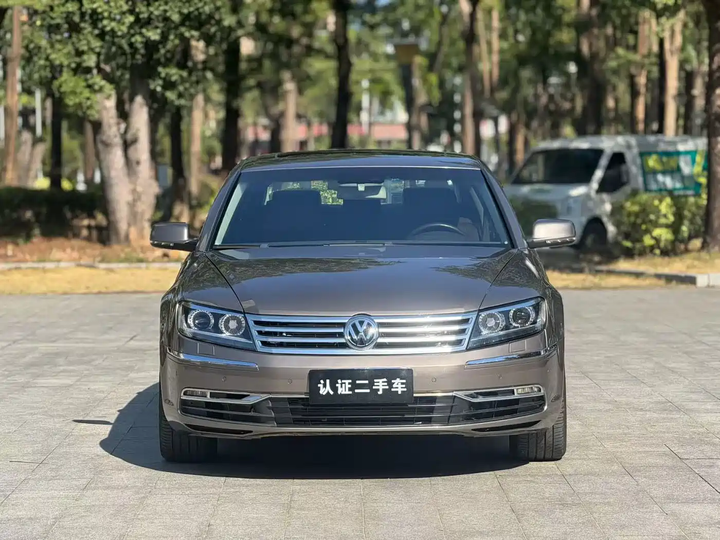 Volkswagen Phaeton 2012 3.0L Executive фото 2