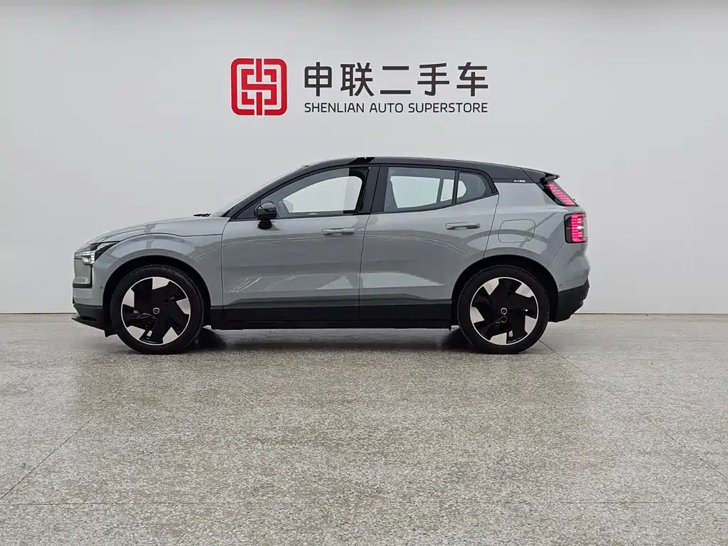 Volvo EX30 2024 2025 RWD Long Range Ultra