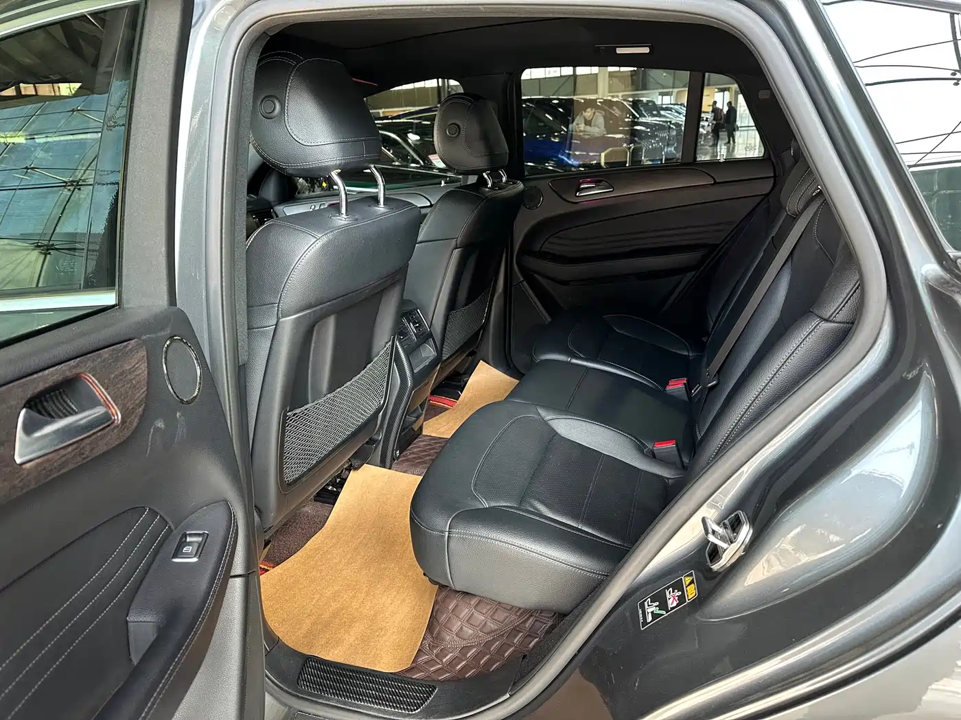 Mercedes-Benz GLE Coupe 2018 GLE 320 4MATIC Coupe SUV фото 10