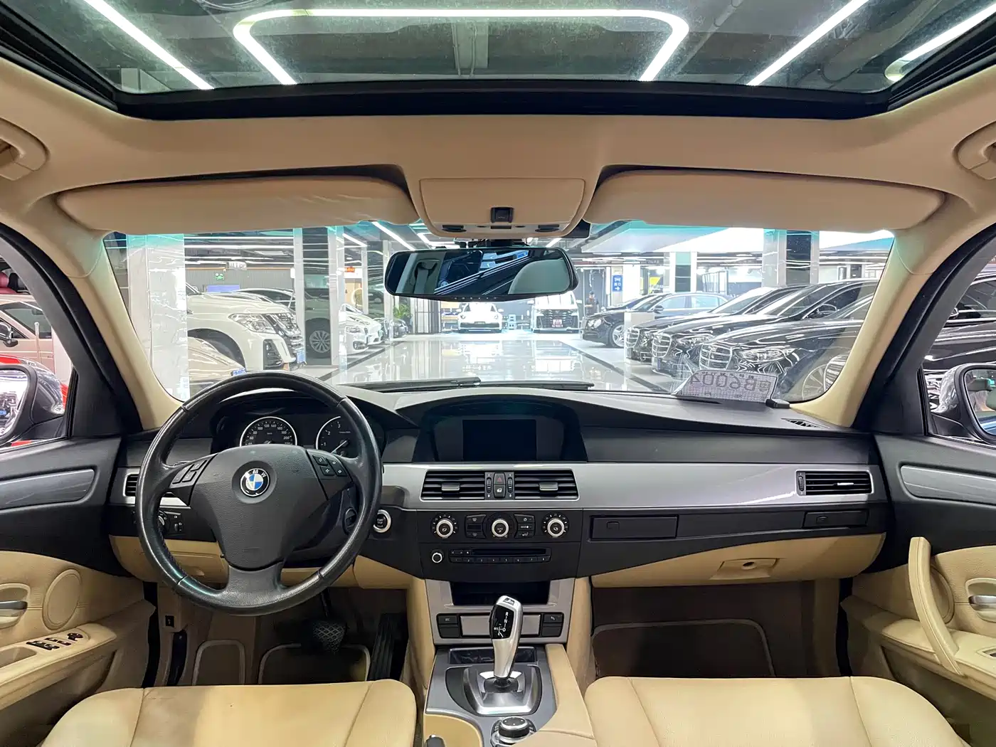 BMW 5 Series 2009 520Li Premium фото 10