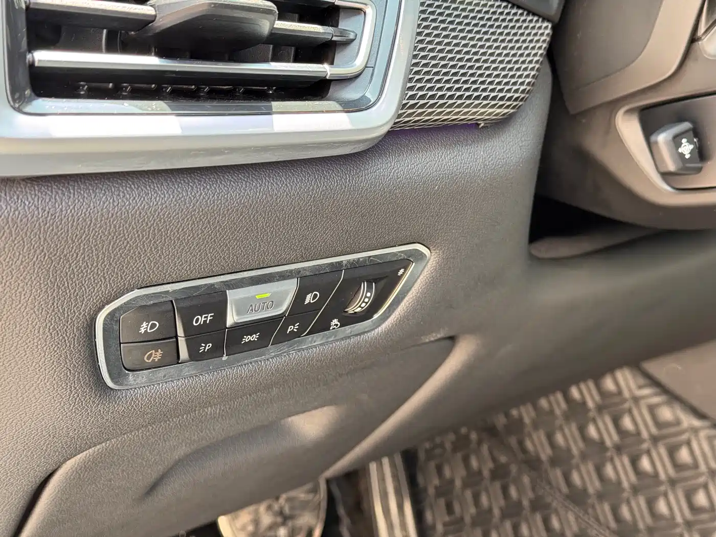 BMW X5 (Import) 2019 xDrive40i Exclusive M Sport Package фото 11