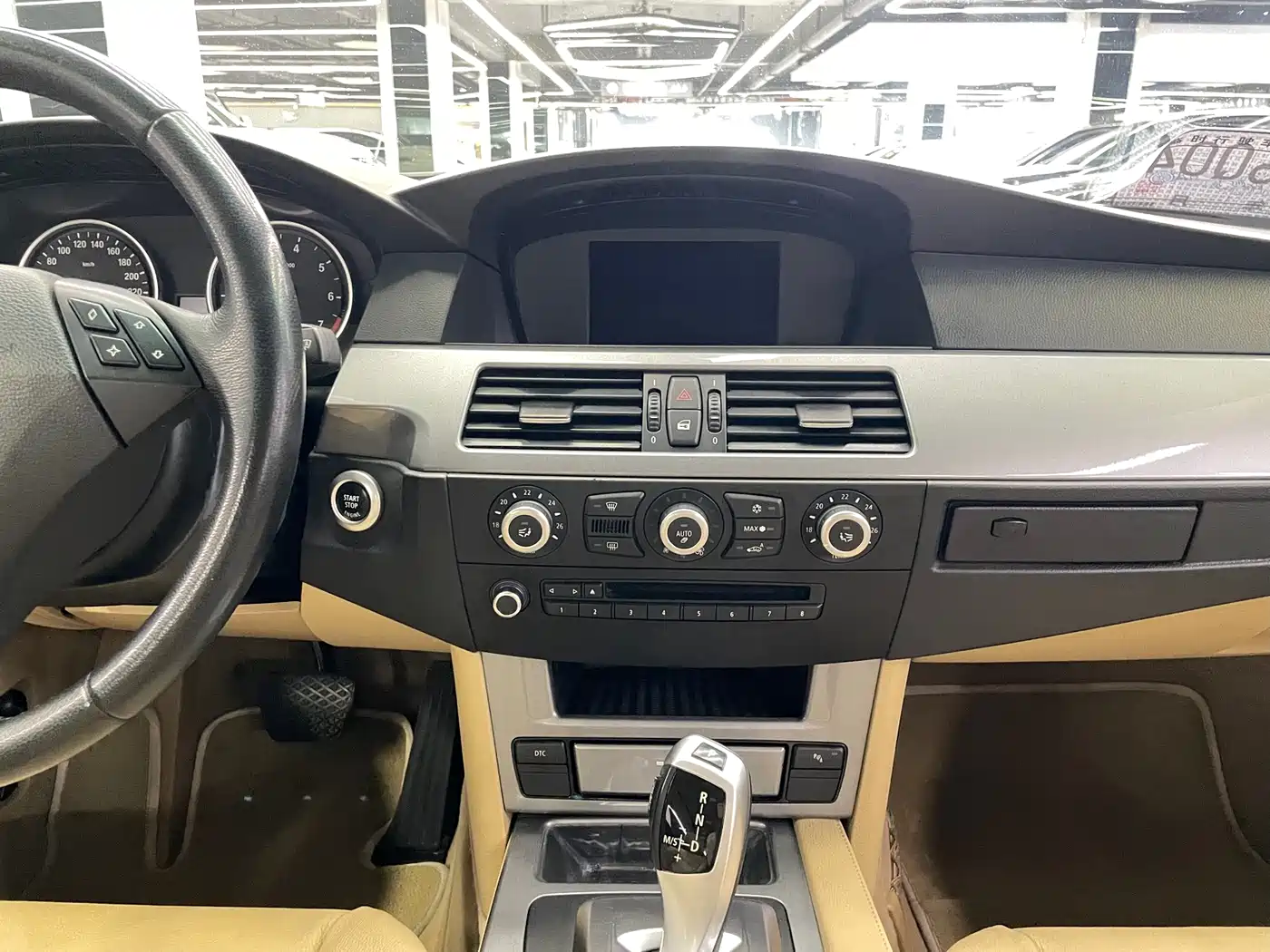 BMW 5 Series 2009 520Li Premium фото 17