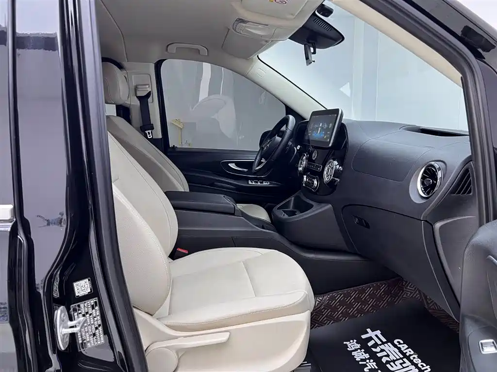 Mercedes-Benz Vito 2021 2.0T Business Edition 7-seater фото 18