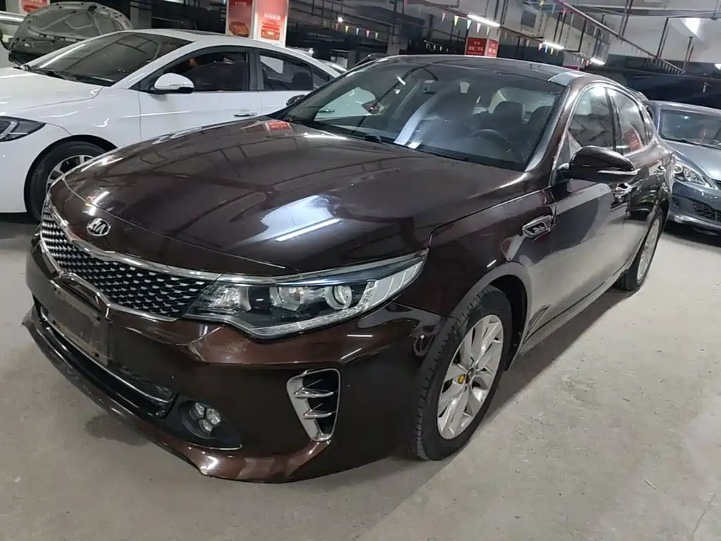 Photo 2 - Kia K5
