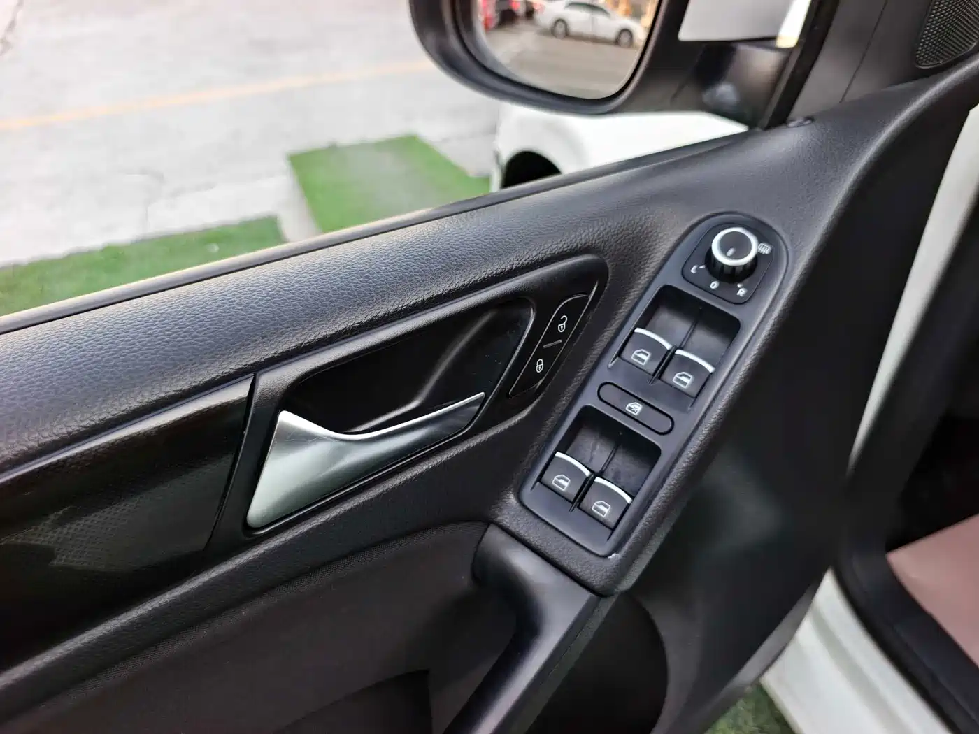 Volkswagen Golf 2014 1.6L Automatic Comfort фото 11