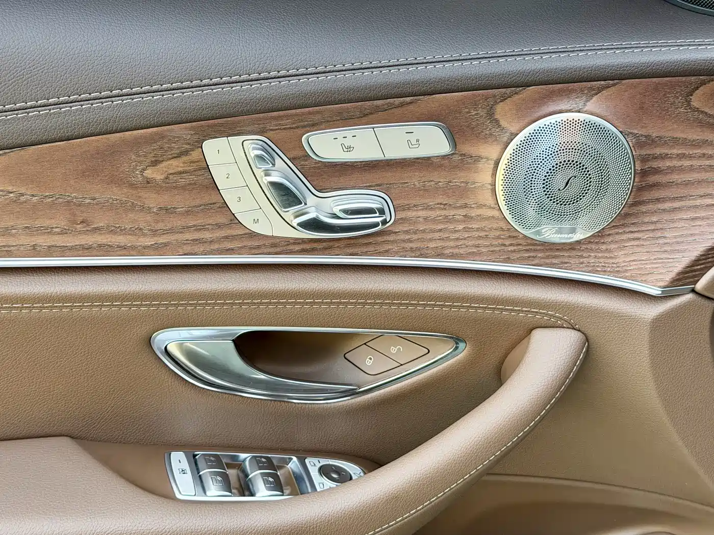Mercedes-Benz E-Class 2022 E 300 L Fashion фото 8