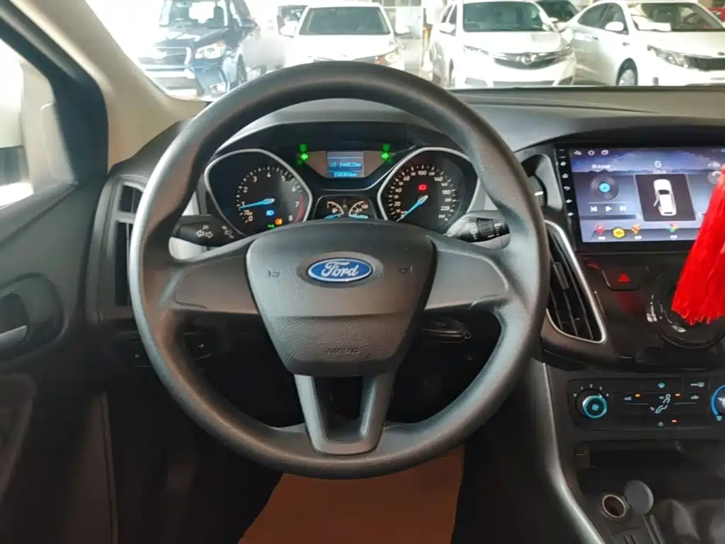 Photo 11 - Ford Focus
