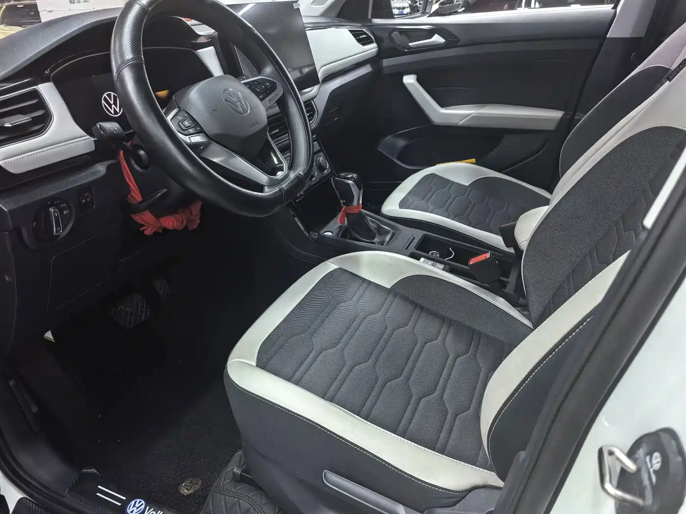 Volkswagen Tharu, миниатюра 4