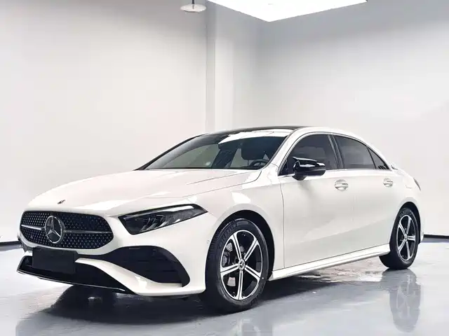 MERCEDES-BENZ CLASS A 2023