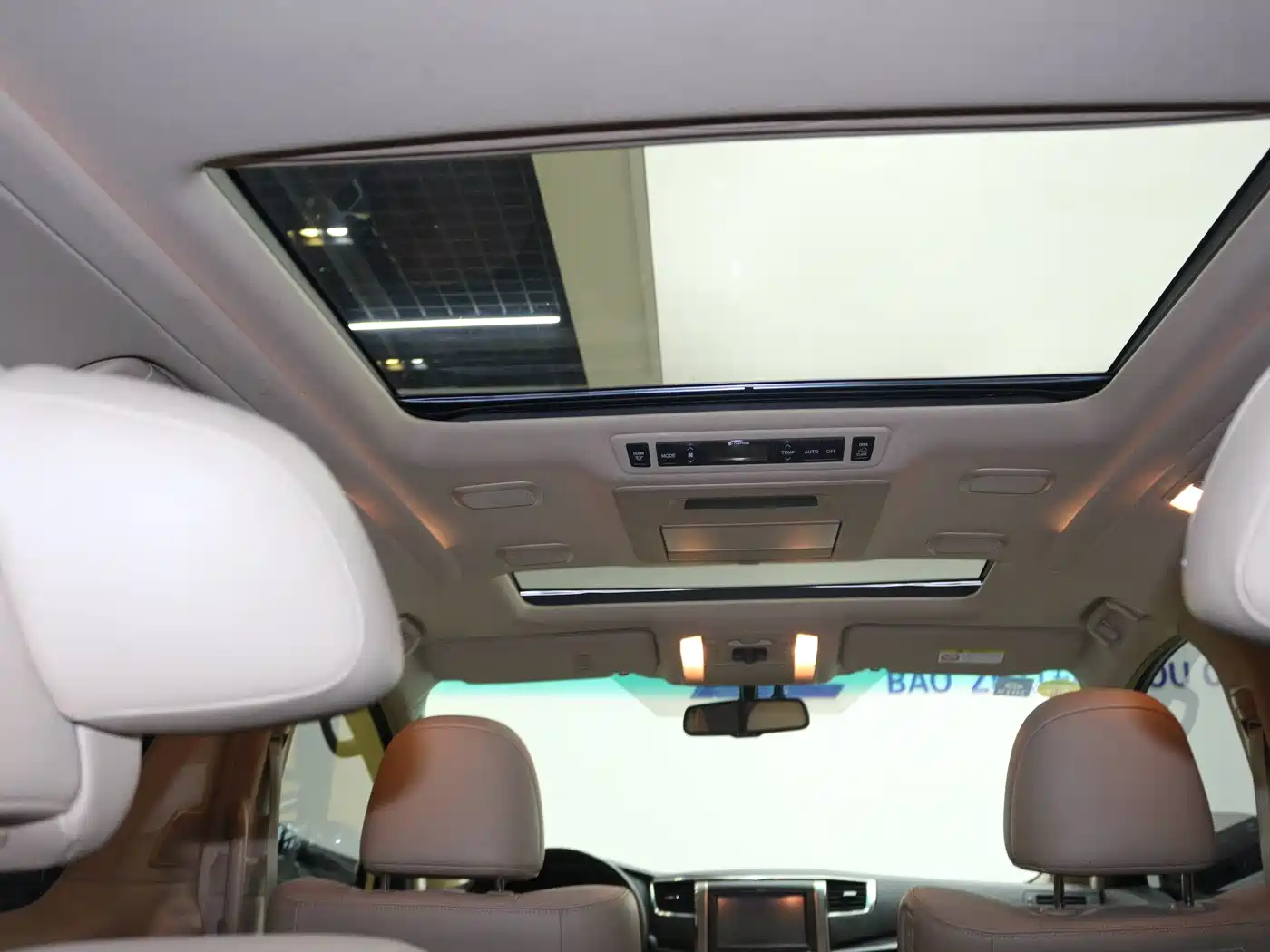Toyota Alphard 2012 3.5L Luxury Edition фото 10