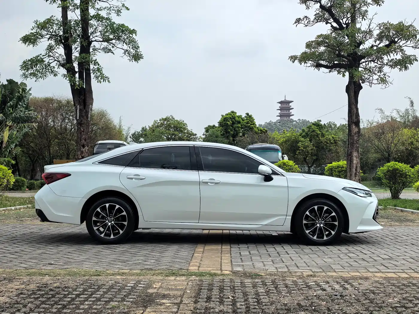 Toyota Avalon 2024 Model 2.0L Premium Selection Edition фото 4