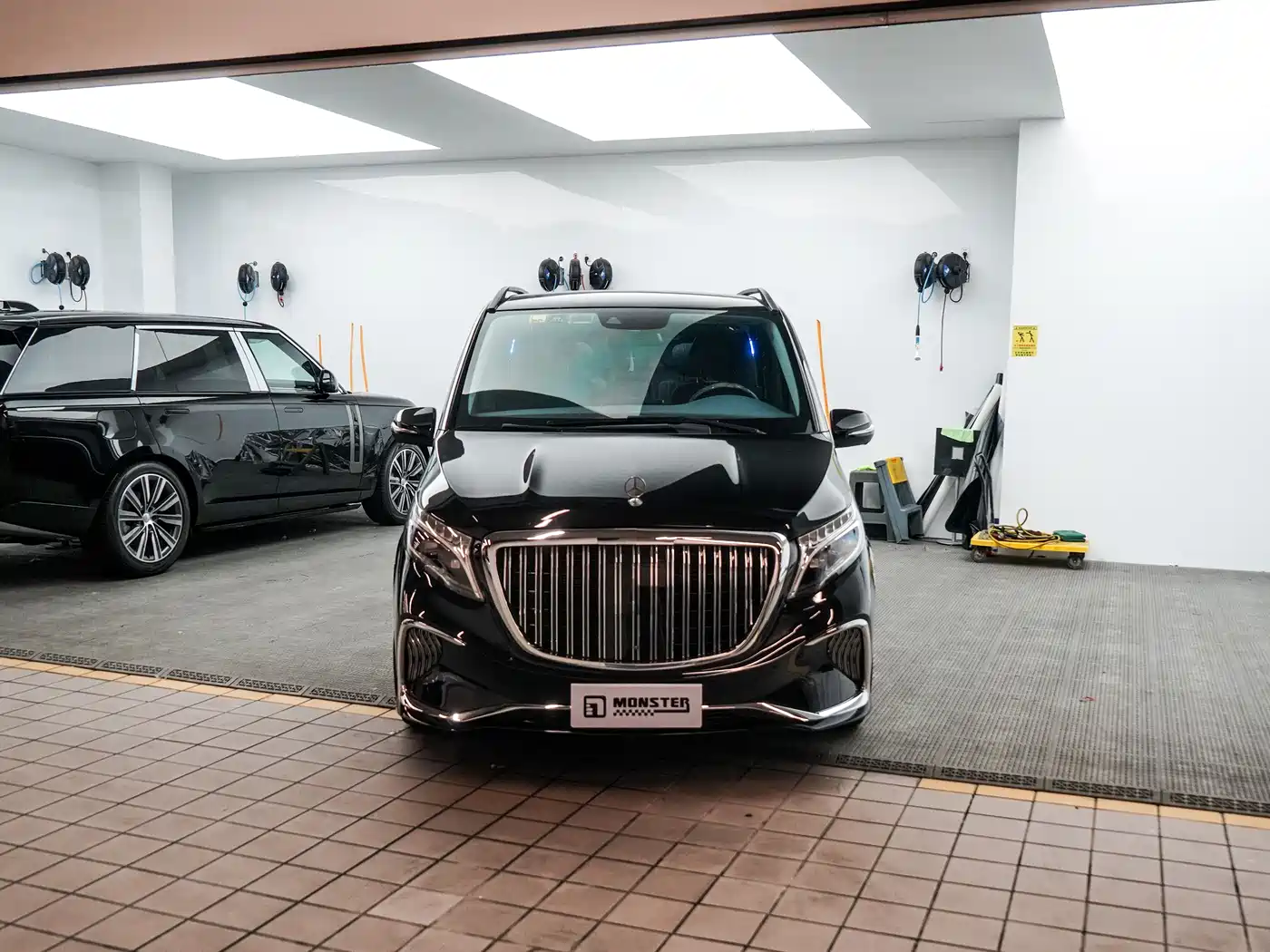 Mercedes-Benz V-Class 2022 V 260 L Long Wheelbase Prestige Edition фото 2