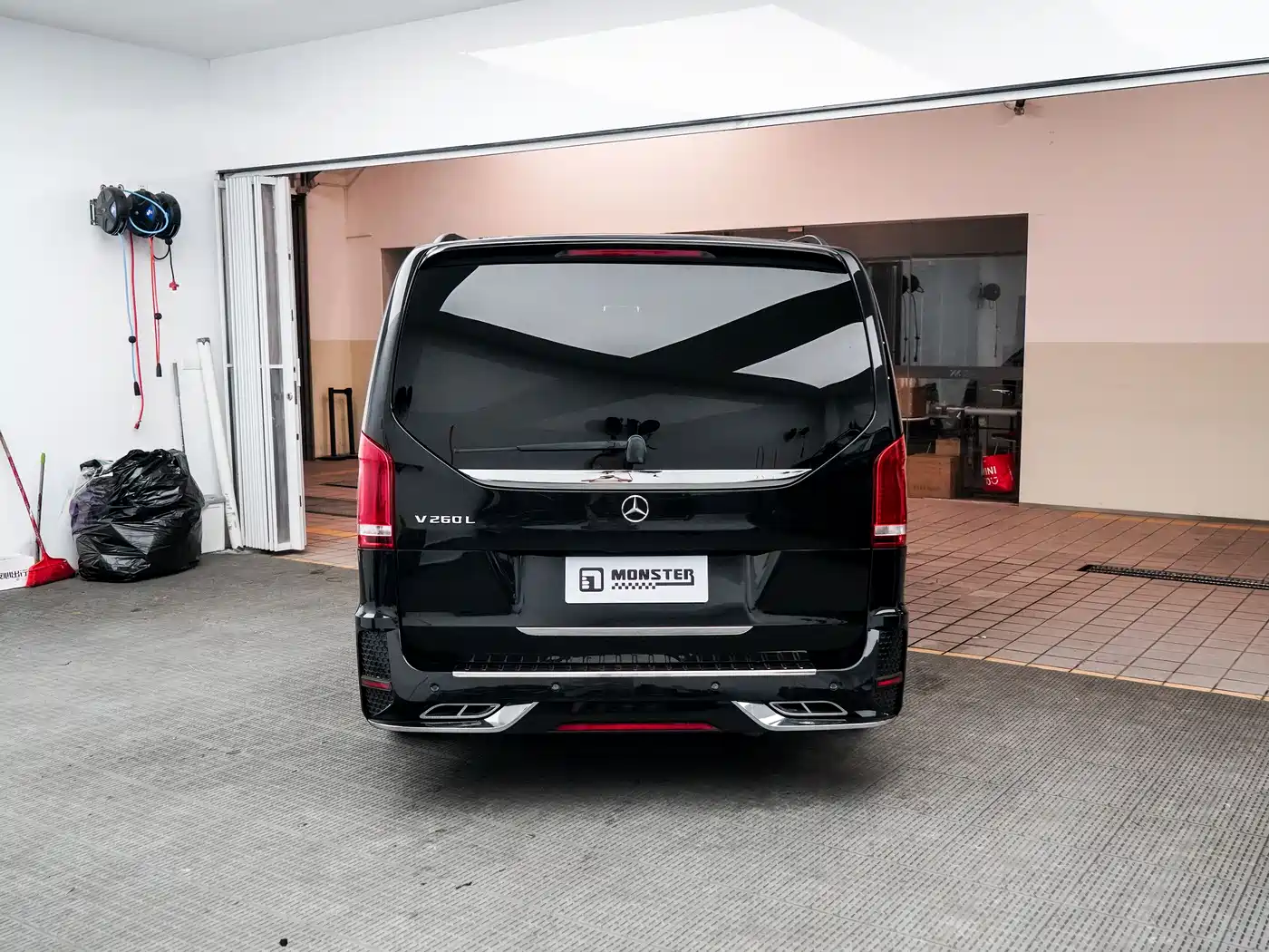 Mercedes-Benz V-Class 2022 V 260 L Long Wheelbase Prestige Edition фото 7