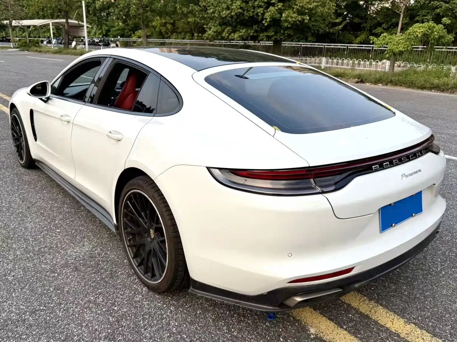 Photo 8 - Porsche Panamera