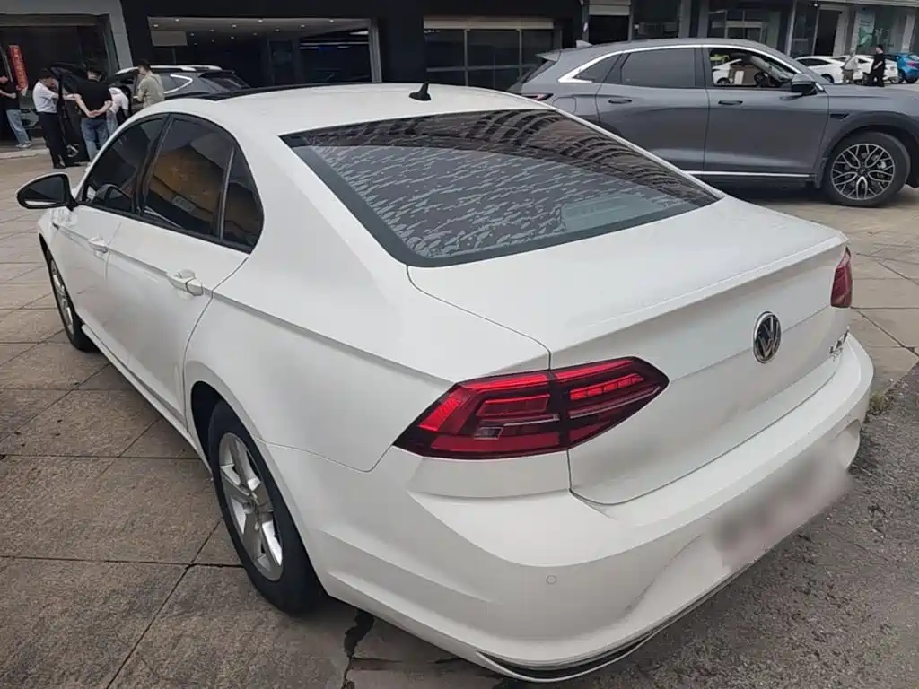 Photo 5 - Volkswagen Lamando