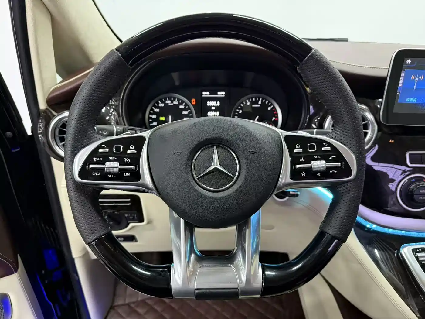 Mercedes-Benz Vito 2021 2.0T Elite 7-Seater фото 18