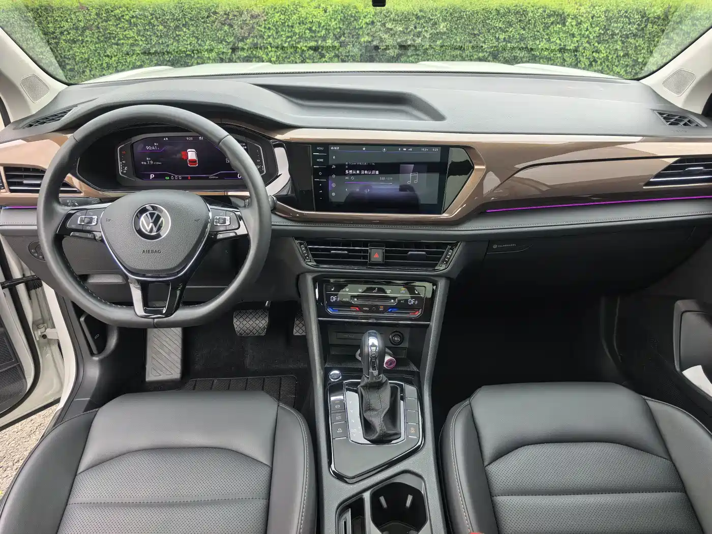 Volkswagen Tharu 2022 280TSI FWD Luxury Edition фото 12