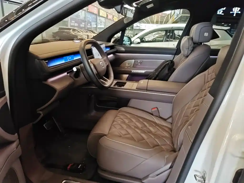NIO ES8 2026 2025 Model 6-Seat Executive Luxury Edition