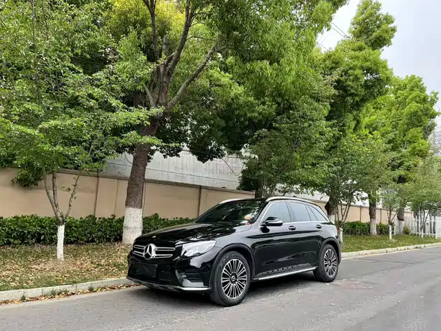 MERCEDES-BENZ GLC