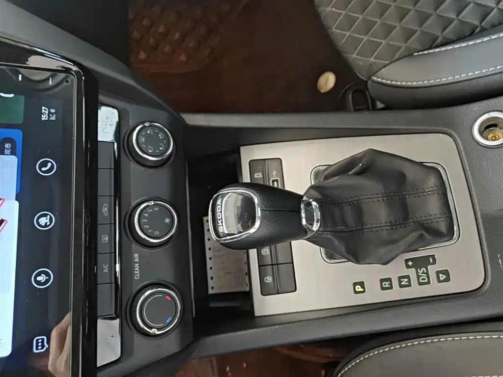 Škoda Octavia 2019 1.5L Automatic Smart Luxury China VI фото 14