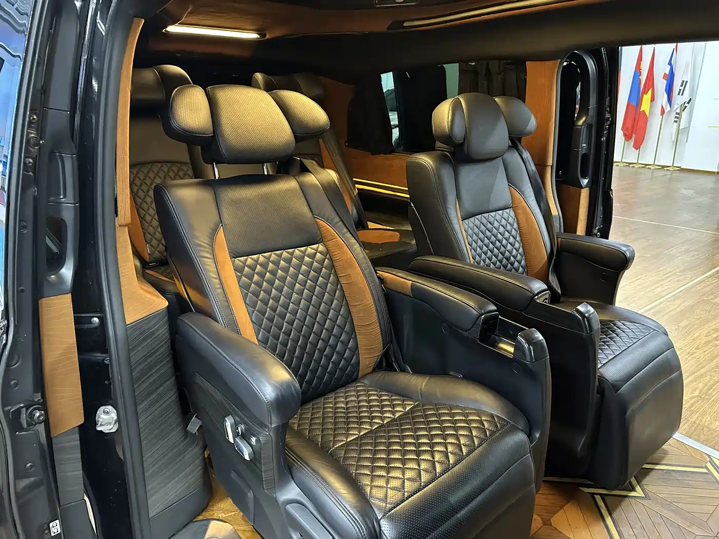Mercedes-Benz V-Class 2018 V 260 L Premium Long Version China V фото 22