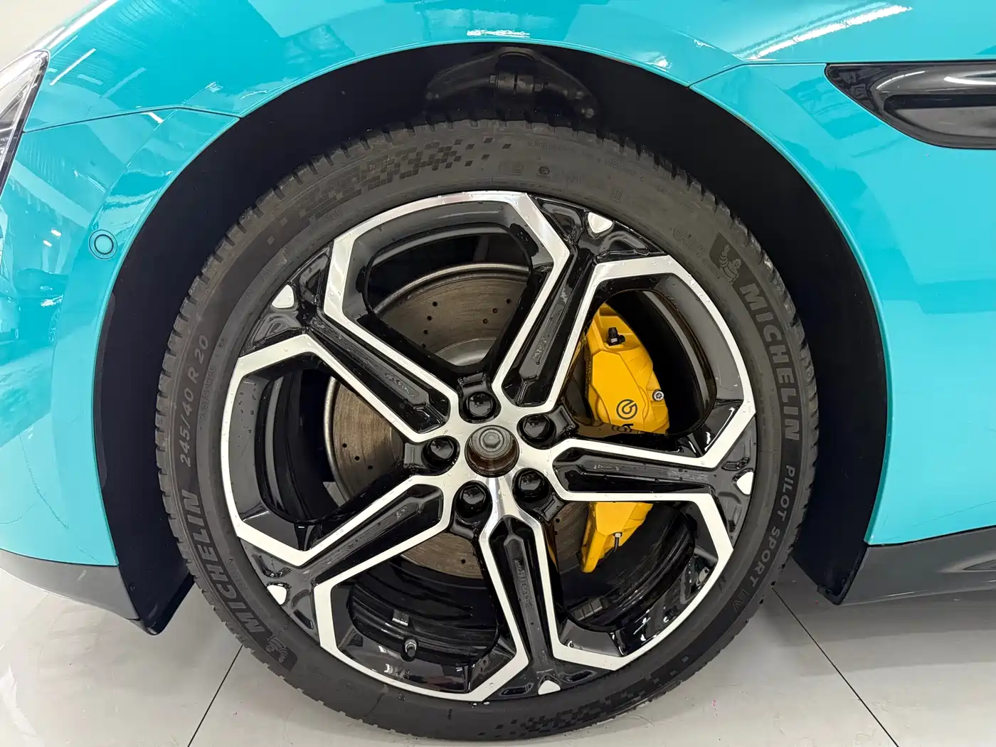 XIAOMI CAR XIAOMI SU7