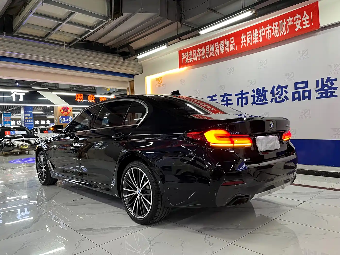 BMW 5 Series 2021 530Li xDrive M Sport Package фото 3