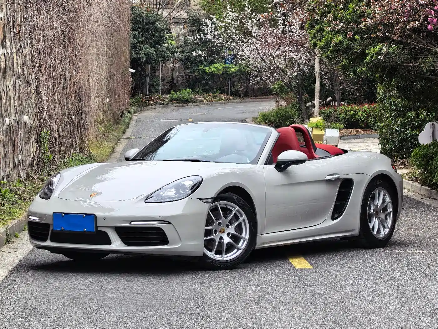 PORSCHE 718