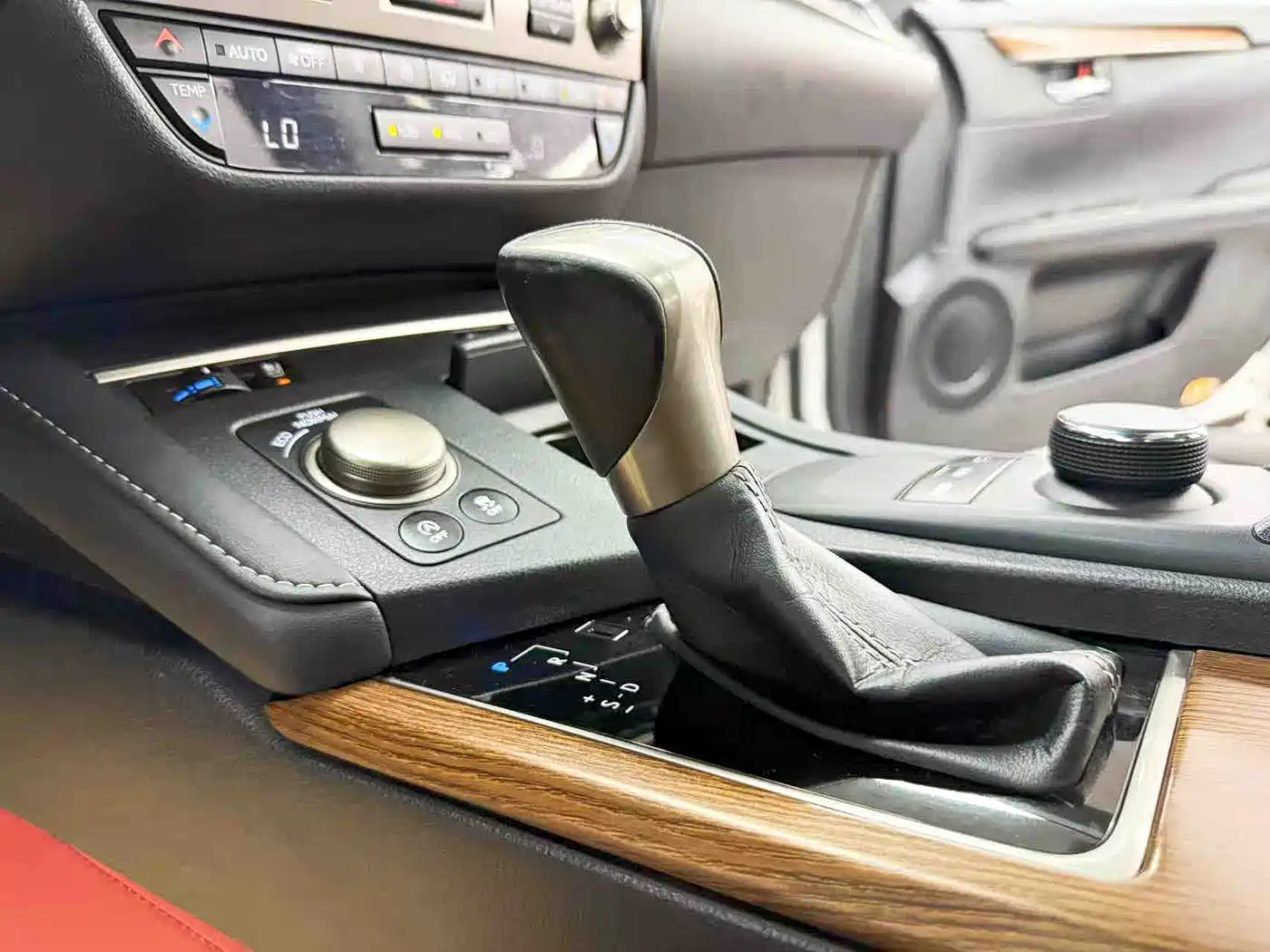 Lexus ES 2017 200 30th Anniversary Edition фото 12