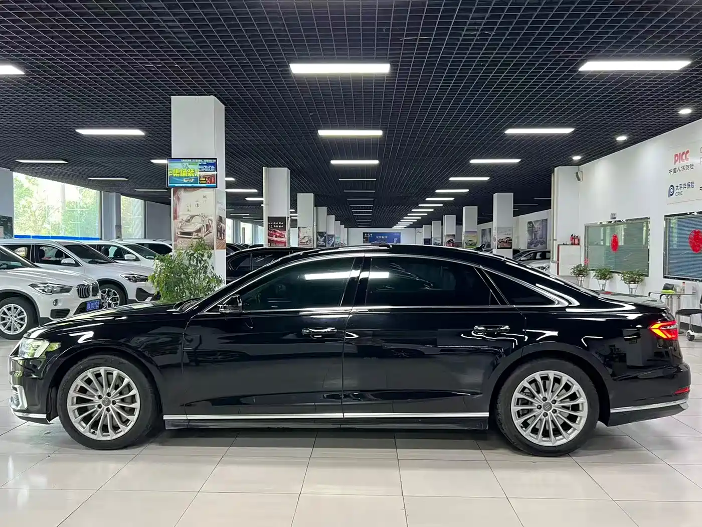 Audi A8 2018 A8L 55 TFSI quattro Launch Elite фото 3