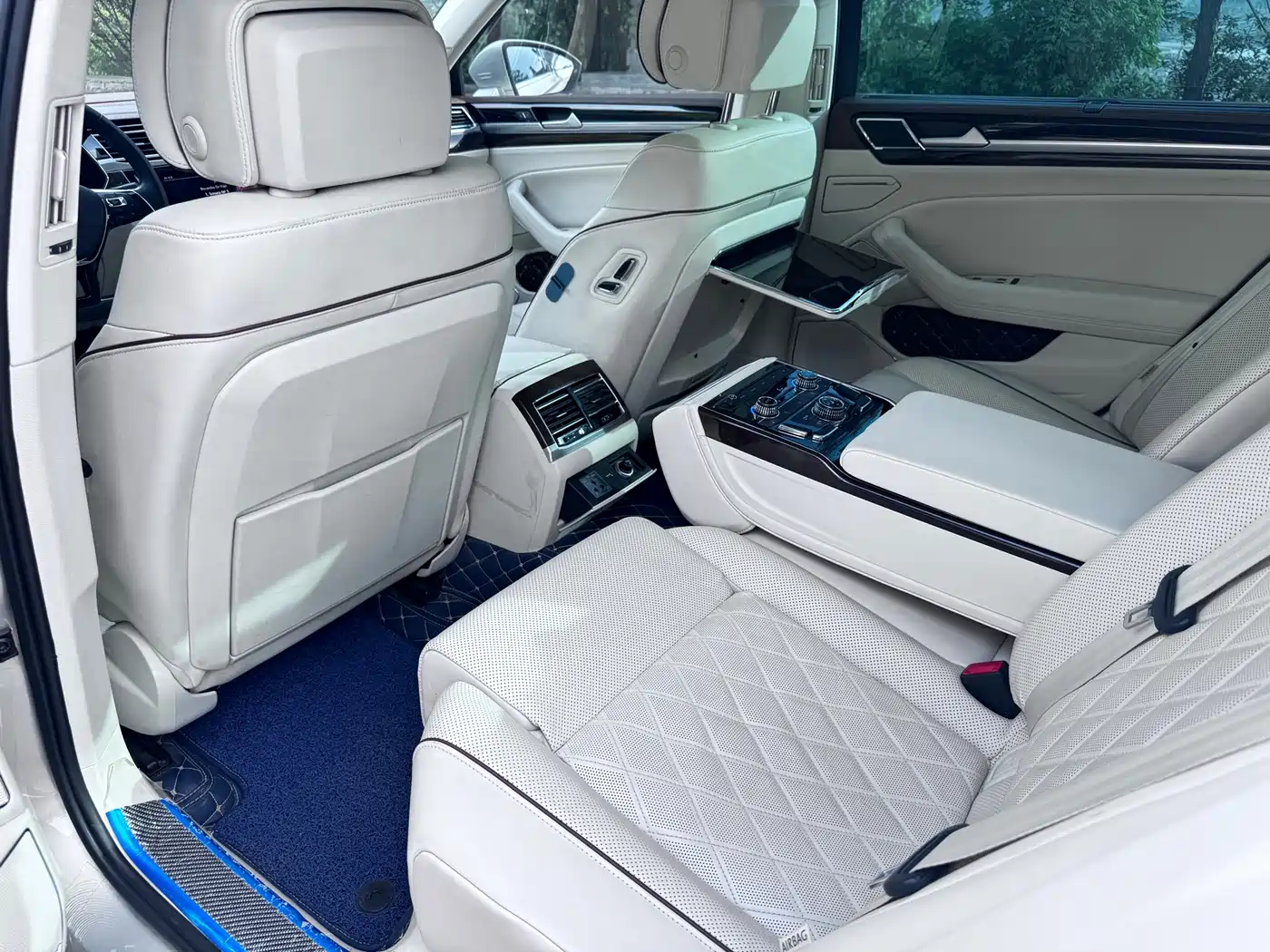 Volkswagen Phideon 2018 Facelift 480 V6 AWD Flagship фото 8