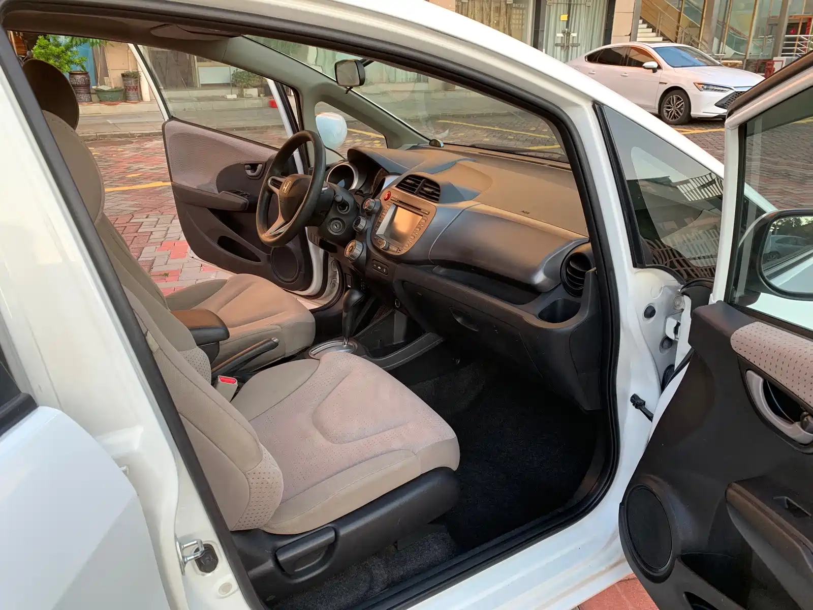 Photo 6 - Honda Fit